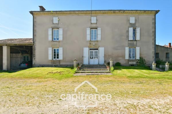 Propriété à vendre 14 pièces PAILLE (17) sur 4800m² de terrain avec nombreuses dépendances