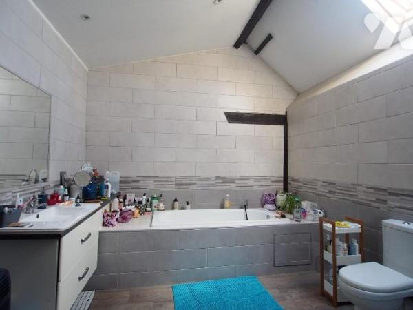 SOULEUVRE-EN-BOCAGE- ENSEMBLE IMMOBILIER AVEC 3 HECTARES