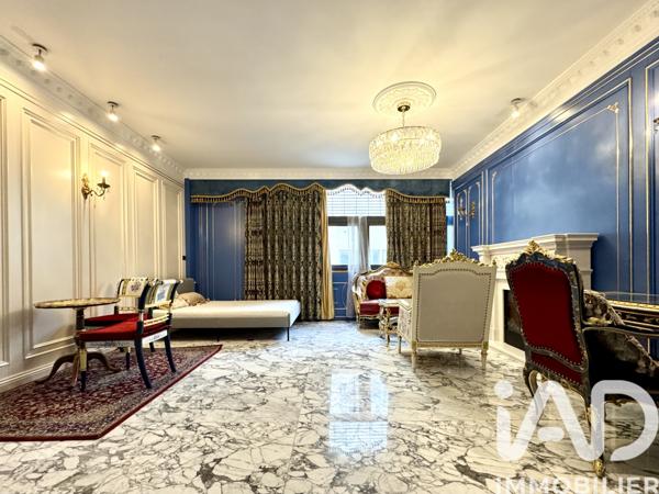 Location appartement 1 pièce 41 m² Paris 8