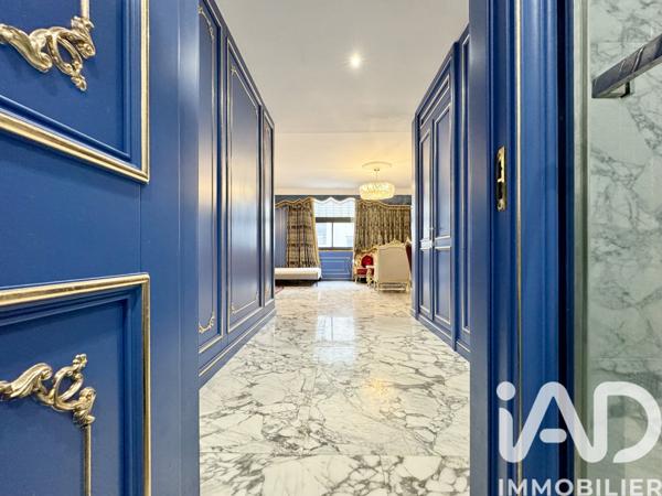 Location appartement 1 pièce 41 m² Paris 8