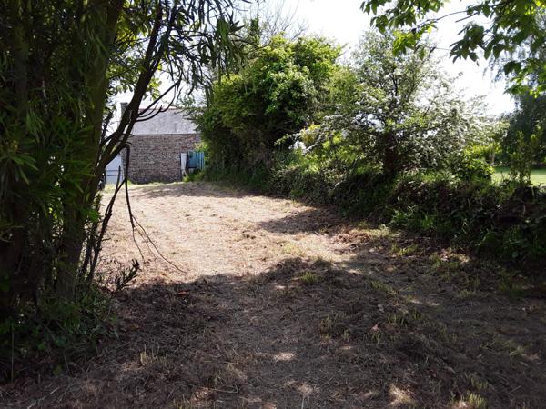 TRES BEAU TERRAIN CONSTRUCTIBLE