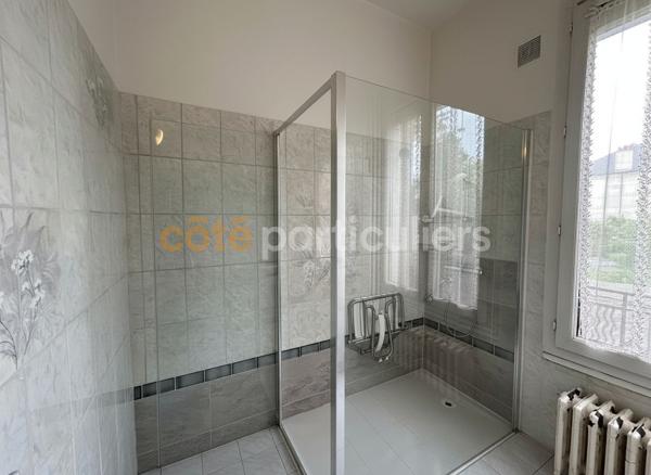 Vente
                Maison91,68 m² - 6 Pièces -
                    VILLENEUVE SAINT GEORGES (94190)