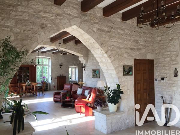 Maison à vendre 14 pièces 364 m² Montcuq-en-Quercy-Blanc
