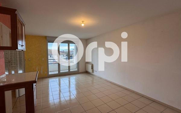 Appartement à louer    2 pièces •  Saint-Étienne-de-Saint-Geoirs