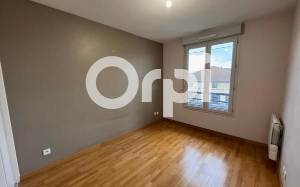 Appartement à louer    2 pièces •  Saint-Étienne-de-Saint-Geoirs