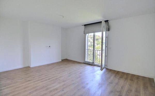 Appartement à vendre    4 pièces • 80 m2 Marseille 12
