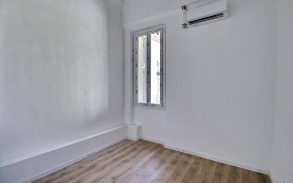 Appartement à vendre    4 pièces • 80 m2 Marseille 12