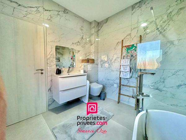 Maison Contemporaine avec piscine 150 m2 habitable sur 935 m2 de terrain à Barr