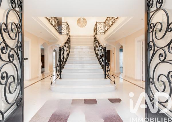 Maison à vendre 15 pièces 657,9 m² Magny-le-Hongre