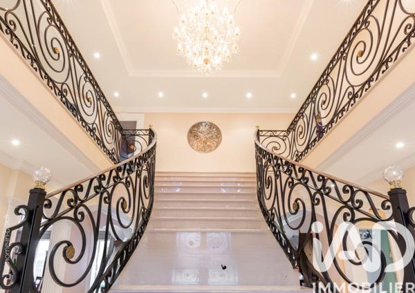 Maison à vendre 15 pièces 657,9 m² Magny-le-Hongre