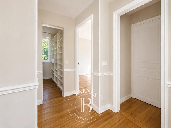 Saint-Maurice, Maison 5 Chambres -  260 m² à vendre