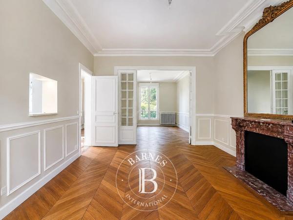 Saint-Maurice, Maison 5 Chambres -  260 m² à vendre