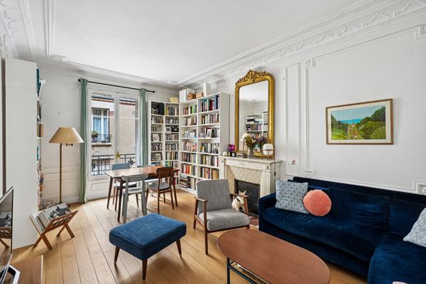 RUE TOCQUEVILLE - Appartement de 84m2 - 2 chambres - Charme de l'ancien