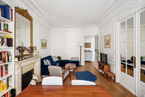 RUE TOCQUEVILLE - Appartement de 84m2 - 2 chambres - Charme de l'ancien