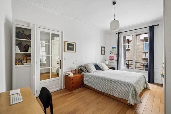 RUE TOCQUEVILLE - Appartement de 84m2 - 2 chambres - Charme de l'ancien