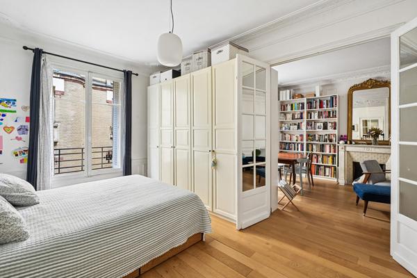 RUE TOCQUEVILLE - Appartement de 84m2 - 2 chambres - Charme de l'ancien