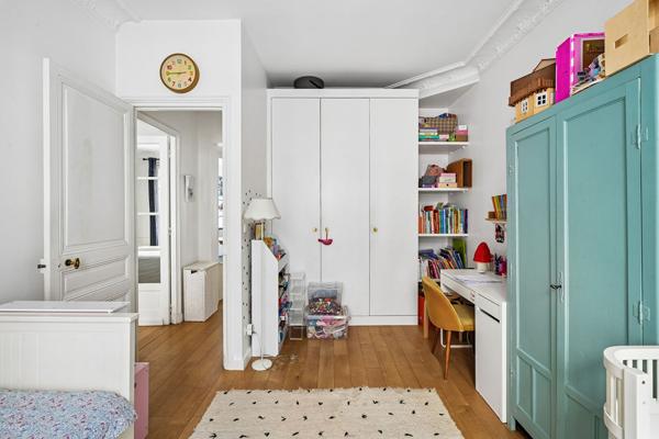 RUE TOCQUEVILLE - Appartement de 84m2 - 2 chambres - Charme de l'ancien