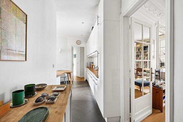RUE TOCQUEVILLE - Appartement de 84m2 - 2 chambres - Charme de l'ancien
