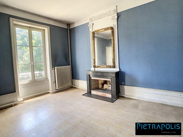 SAINT GEORGES DE RENEINS CENTRE PLATEAU DUPLEX A AMENAGER EN REZ DE JARDIN