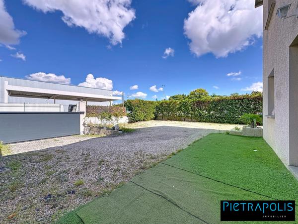 Bâtiment Professionnel rénové en 2020 avec 3 pièces et un sous-sol de 55m2