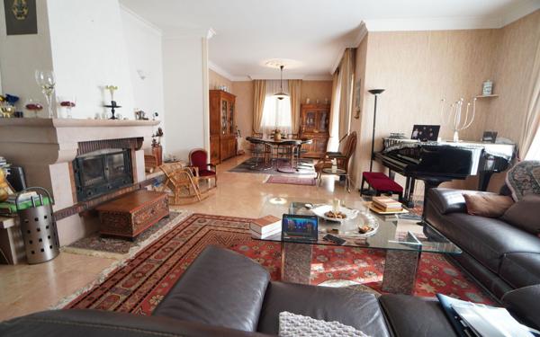 Maison à vendre    6 pièces •  Varois-et-Chaignot