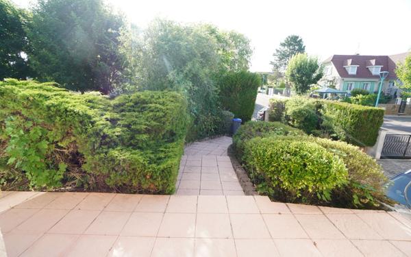 Maison à vendre    6 pièces •  Varois-et-Chaignot