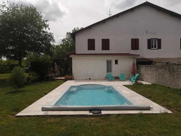 grand appartement, avec jardin, piscine et granges