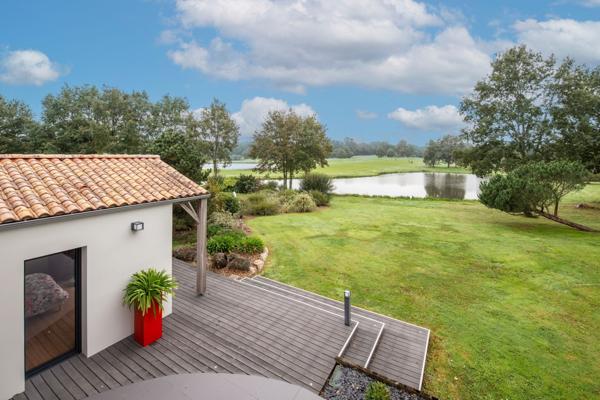Vente Maison contemporaine Nesmy 7 Pièces 296 m²
