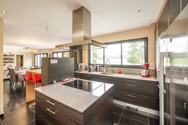 Vente Maison contemporaine Nesmy 7 Pièces 296 m²