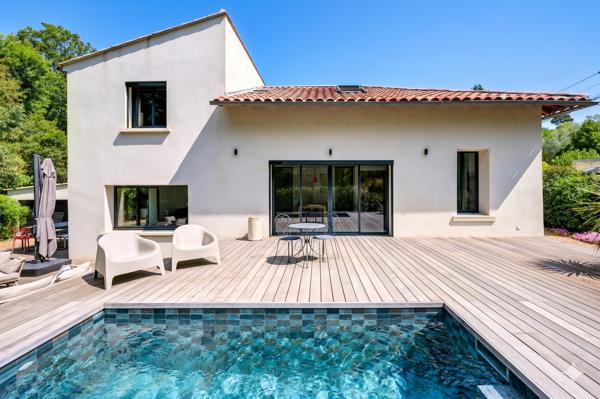Vente Maison de ville Aix-en-Provence 6 Pièces 200 m²