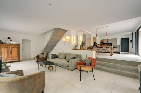 Vente Maison de ville Aix-en-Provence 6 Pièces 200 m²