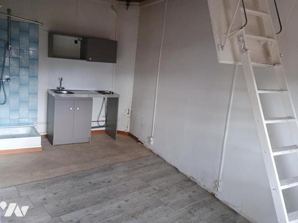 A VENDRE : SAULTAIN, IMMEUBLE MIXTE COMMERCE ET HABITATION