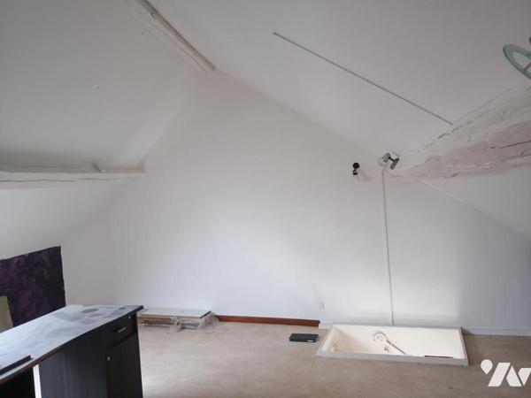 A VENDRE : SAULTAIN, IMMEUBLE MIXTE COMMERCE ET HABITATION