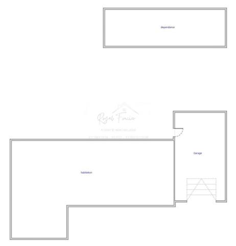 A 900 mètres, du centre ville de CHATELLERAULT
