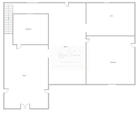 A 900 mètres, du centre ville de CHATELLERAULT