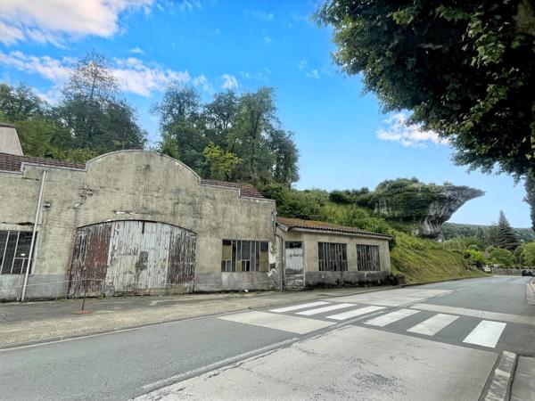 Commerce à vendre à Les Eyzies (24620) - Dordogne