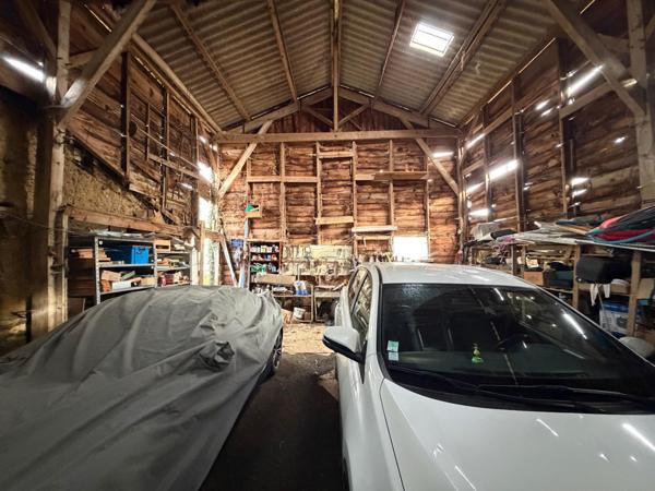Chemillé en Anjou, maison ancienne et annexes