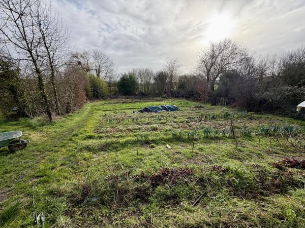 Chemillé en Anjou, maison ancienne et annexes