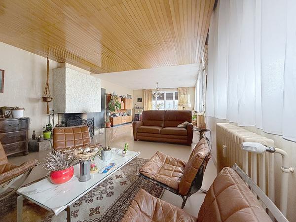 DANTON 128 m² dernier étage très lumineux, terrasse, vue, 2 caves, 2 stationnements