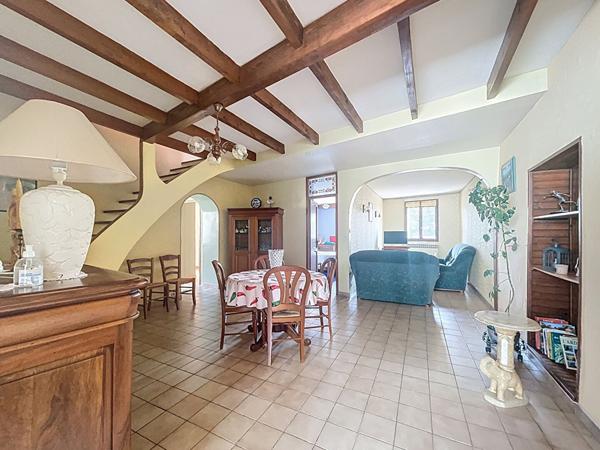 VALENCE - Maison de rue a rénover avec 2 garages