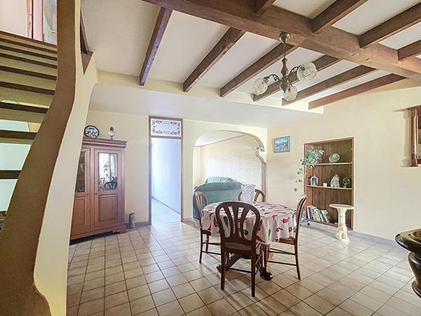 VALENCE - Maison de rue a rénover avec 2 garages