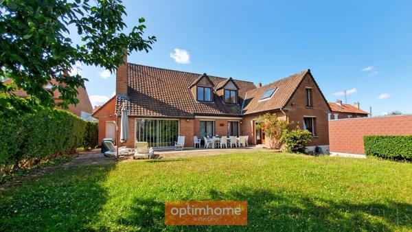 ARRAS CHR / CITADELLE – PAVILLON INDIVIDUEL SEMI PLAIN-PIED DE 219 M² – 5 CHAMBRES – SOUS-SOL COMPLET – JARDIN 1 008 M²