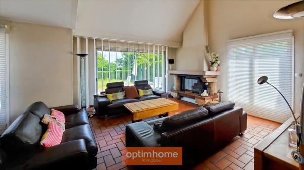 ARRAS CHR / CITADELLE – PAVILLON INDIVIDUEL SEMI PLAIN-PIED DE 219 M² – 5 CHAMBRES – SOUS-SOL COMPLET – JARDIN 1 008 M²