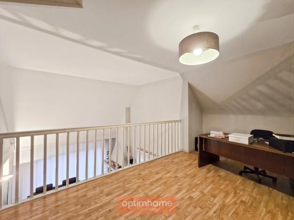 ARRAS CHR / CITADELLE – PAVILLON INDIVIDUEL SEMI PLAIN-PIED DE 219 M² – 5 CHAMBRES – SOUS-SOL COMPLET – JARDIN 1 008 M²