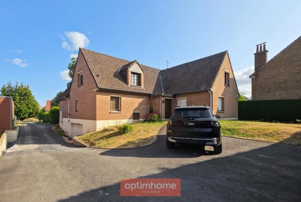 ARRAS CHR / CITADELLE – PAVILLON INDIVIDUEL SEMI PLAIN-PIED DE 219 M² – 5 CHAMBRES – SOUS-SOL COMPLET – JARDIN 1 008 M²