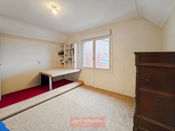 ARRAS CHR / CITADELLE – PAVILLON INDIVIDUEL SEMI PLAIN-PIED DE 219 M² – 5 CHAMBRES – SOUS-SOL COMPLET – JARDIN 1 008 M²