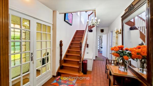ARRAS CHR / CITADELLE – PAVILLON INDIVIDUEL SEMI PLAIN-PIED DE 219 M² – 5 CHAMBRES – SOUS-SOL COMPLET – JARDIN 1 008 M²
