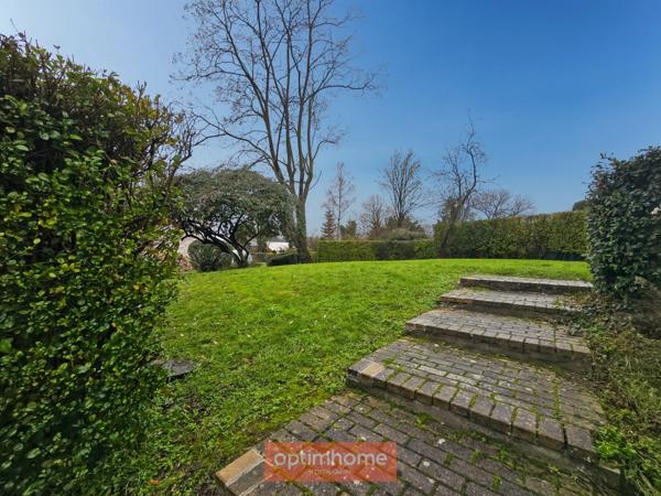 ARRAS CHR / CITADELLE – PAVILLON INDIVIDUEL SEMI PLAIN-PIED DE 219 M² – 5 CHAMBRES – SOUS-SOL COMPLET – JARDIN 1 008 M²
