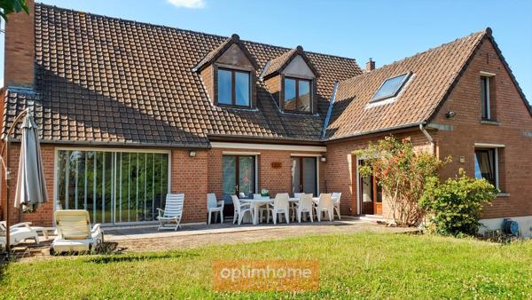 ARRAS CHR / CITADELLE – PAVILLON INDIVIDUEL SEMI PLAIN-PIED DE 219 M² – 5 CHAMBRES – SOUS-SOL COMPLET – JARDIN 1 008 M²