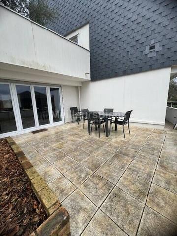 APPARTEMENT 3 PIECES AVEC TERRASSE 30 M2 RESIDENCE PRIVEE AU CALME.